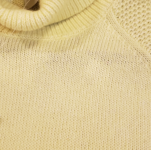 NWT LOFT Turtleneck Sweater Size M 🥝 - Picture 4 of 4